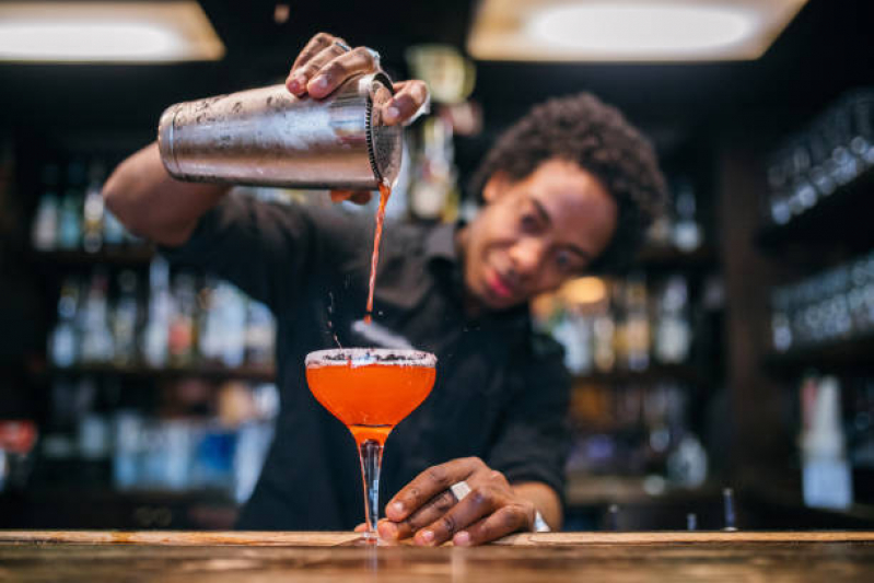 Bartender para Evento Empresarial Contratar Guanabara - Barman para Coquetel de Lançamento