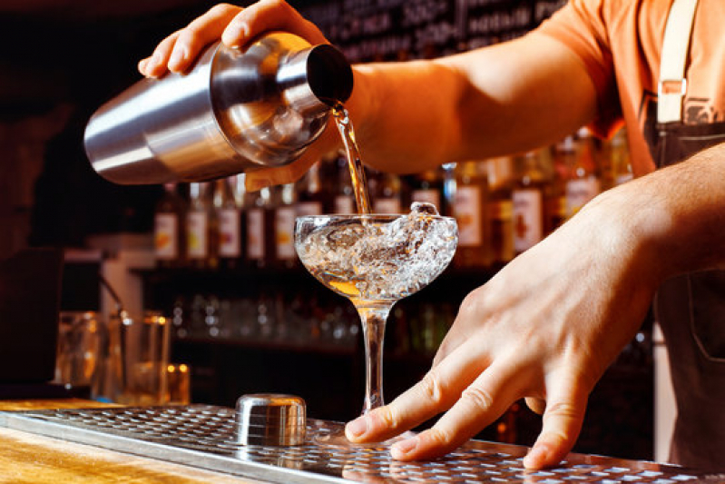 Bartenders para Eventos Arujá - Bartender Profissional
