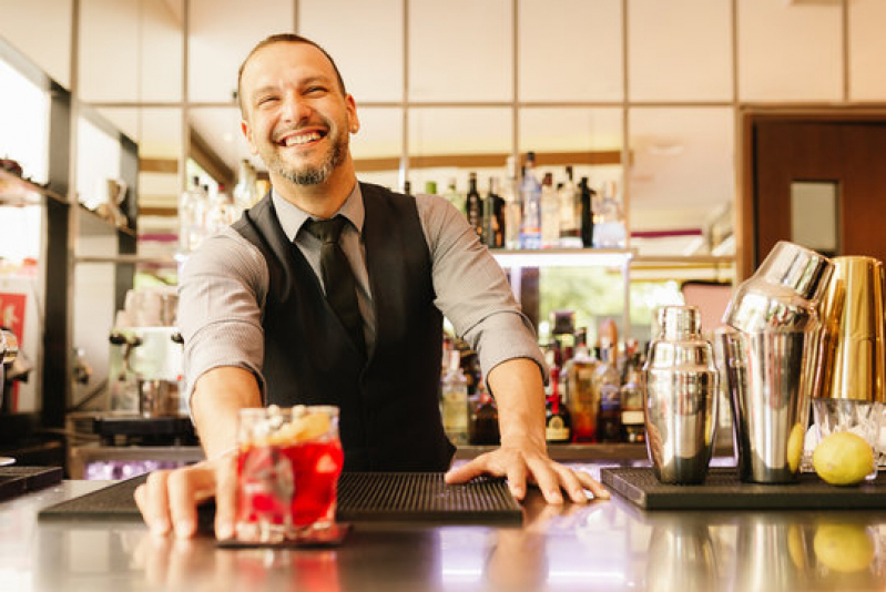 Contratação de Barman Profissional Vila Oliveira - Bartender para Festa de 200 Pessoas