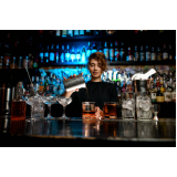 bartender para coquetel de lançamento Alphaville